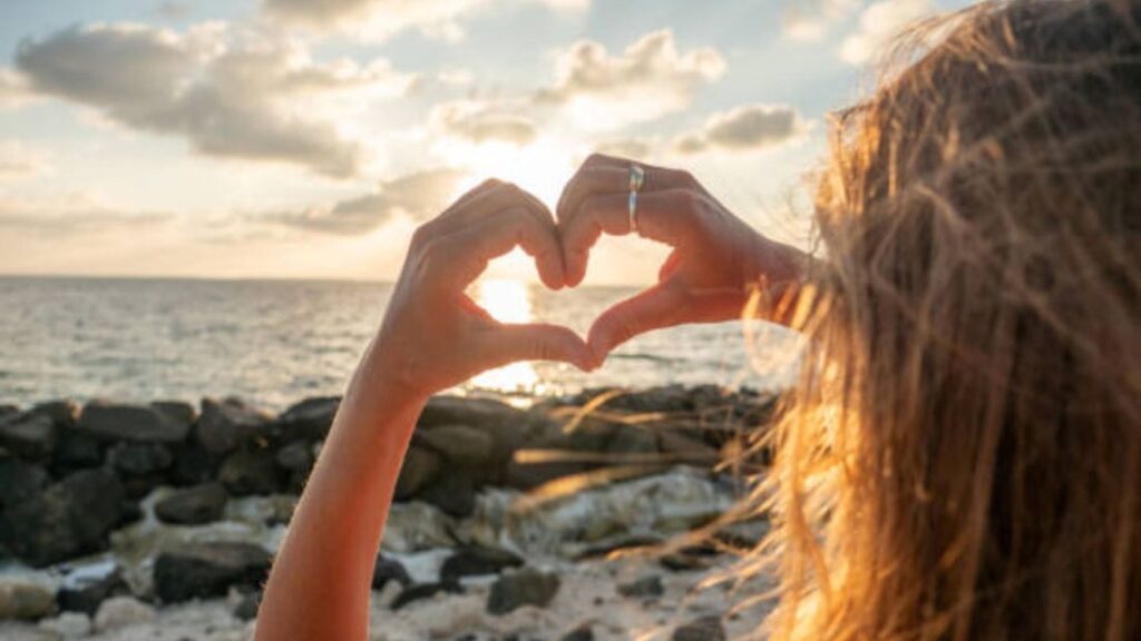 121 Romantic Love Makes Life Beautiful Quotes
